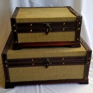2 decorative storage nesting boxes